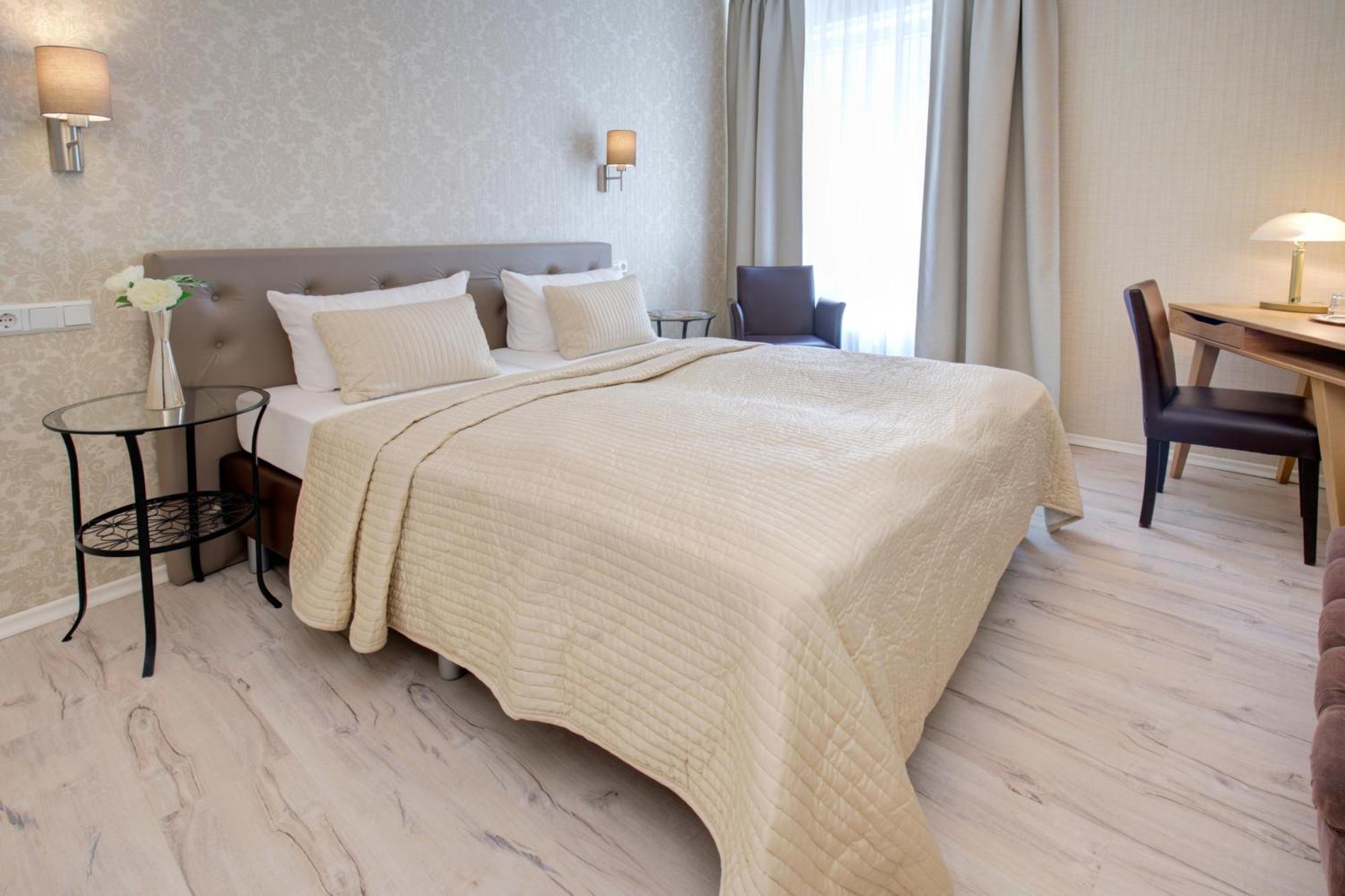 Hotel Loehr Баден-Баден Екстериор снимка