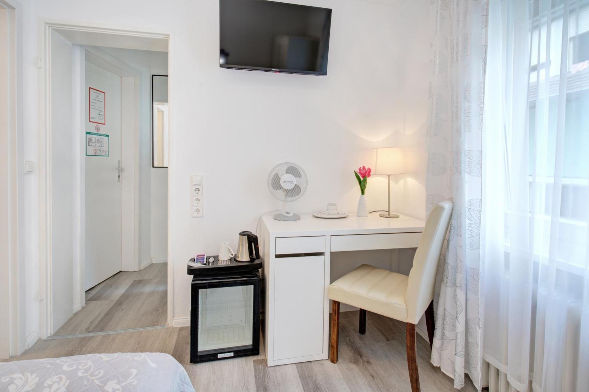 Hotel Loehr Баден-Баден Екстериор снимка
