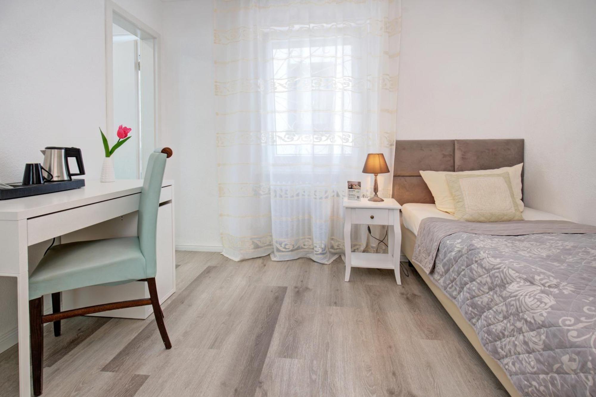 Hotel Loehr Баден-Баден Екстериор снимка