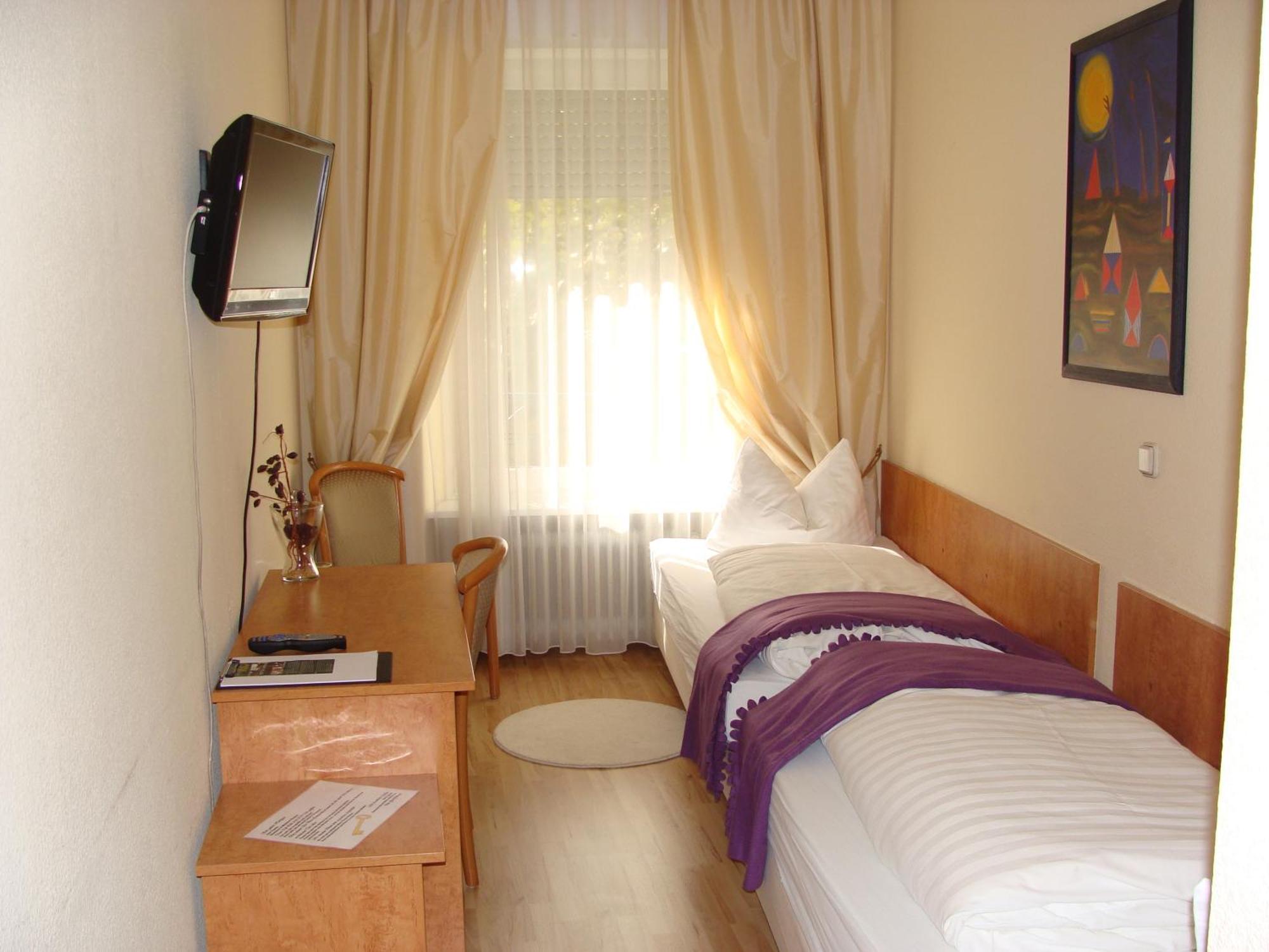 Hotel Loehr Баден-Баден Екстериор снимка