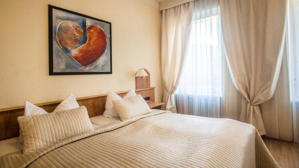 Hotel Loehr Баден-Баден Екстериор снимка