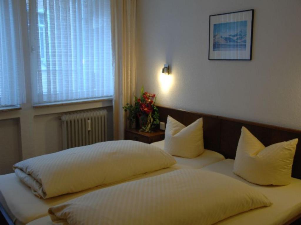 Hotel Loehr Баден-Баден Стая снимка