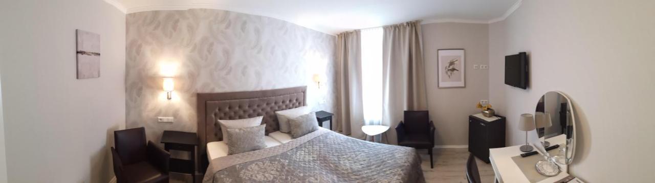 Hotel Loehr Баден-Баден Екстериор снимка