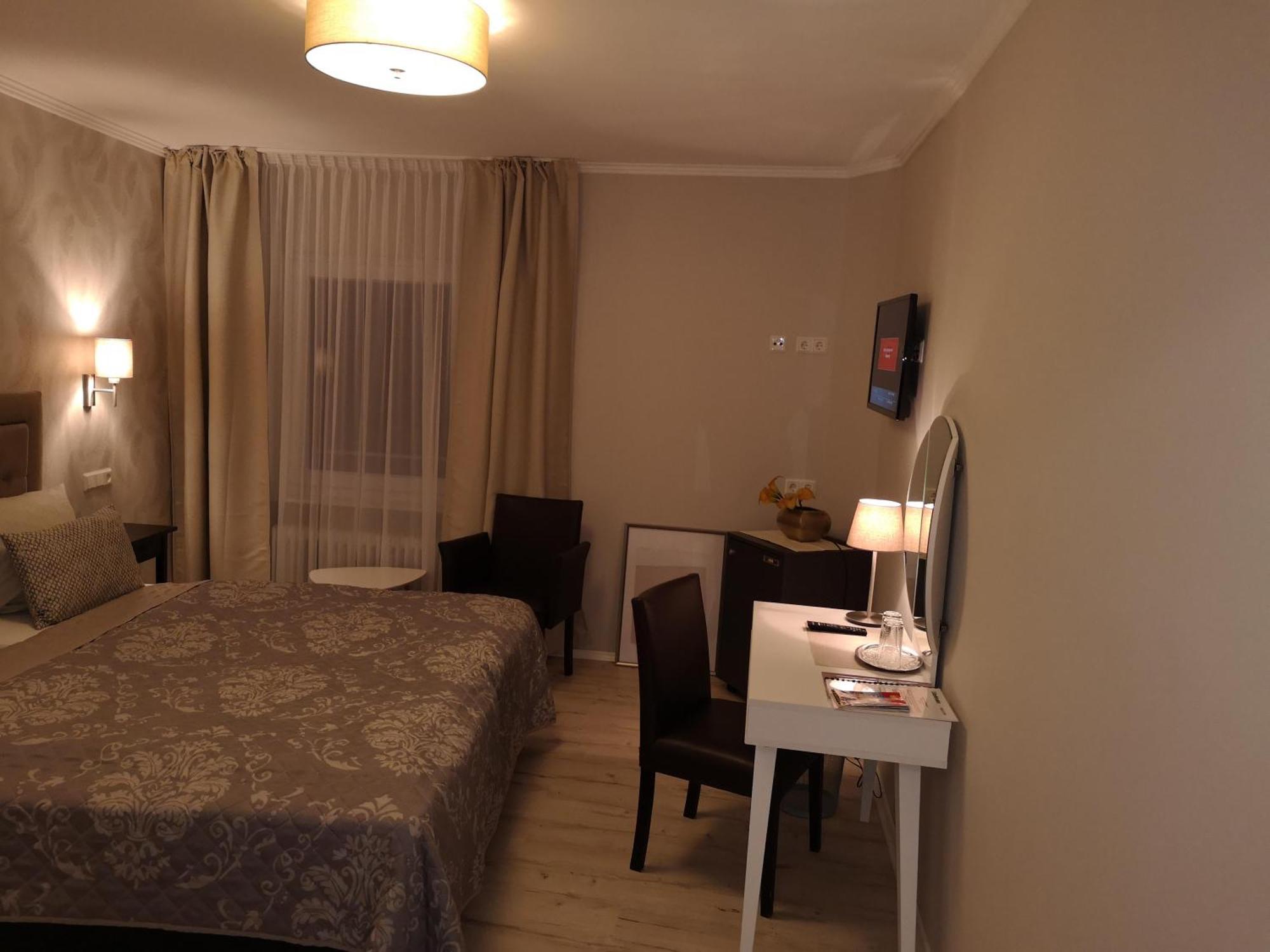 Hotel Loehr Баден-Баден Екстериор снимка